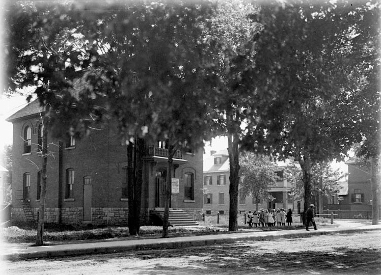 TownHall-3-1912