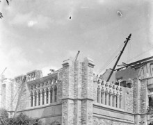Building Victoria Museum - 3 - Apr 1899-1