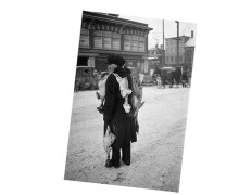 ManWithChickens-Boyd-1929-a-3